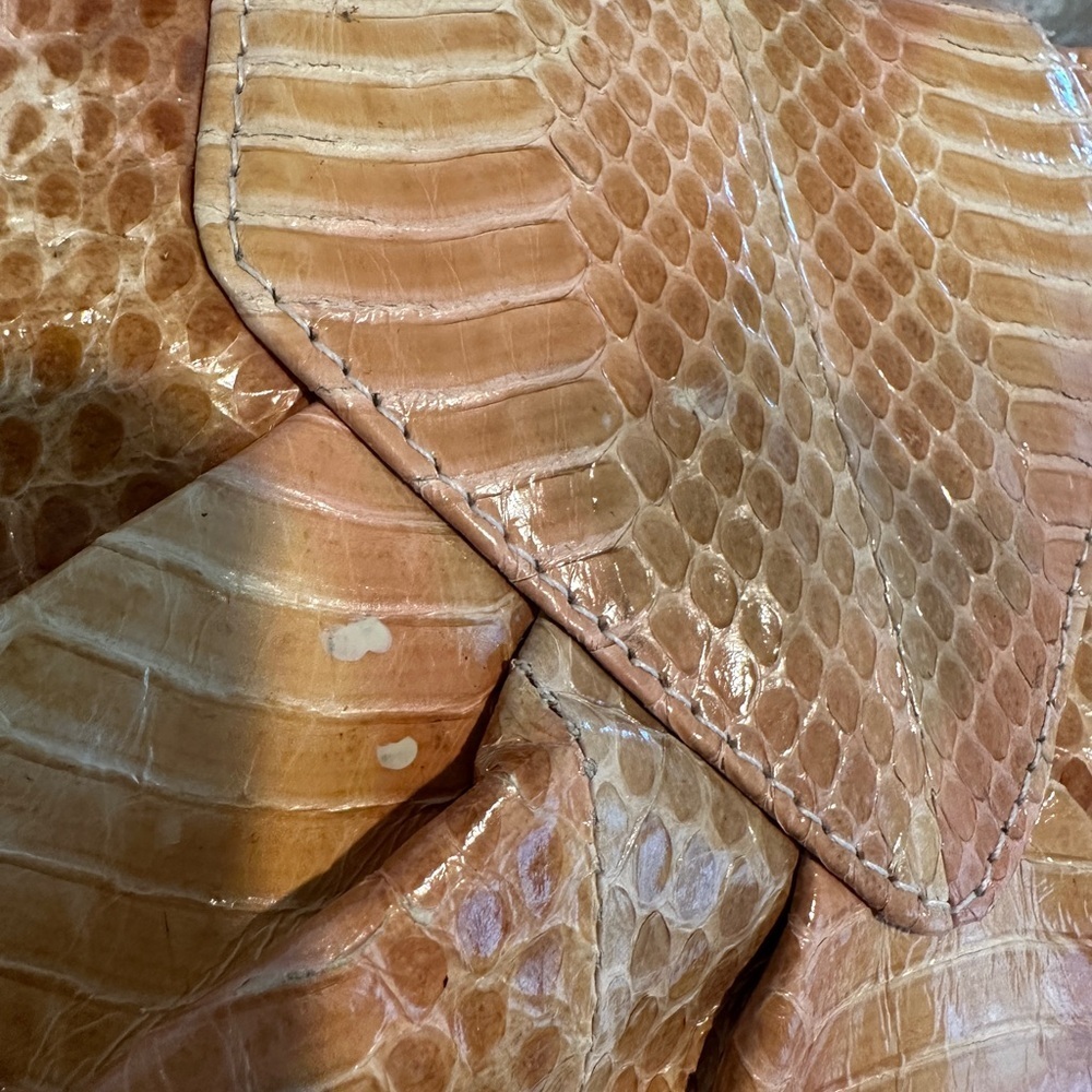 Vintage peach and cream snakeskin Clutch Bag with gold accents - Picture 7 of 7